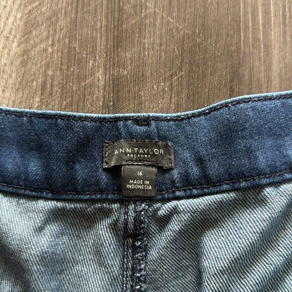 Size 16 Ann Taylor Factory Jeans - Picture 2 of 4